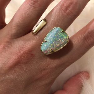 Kendra Scott Aqua Kyocera Opal Aussie Ring in Gold